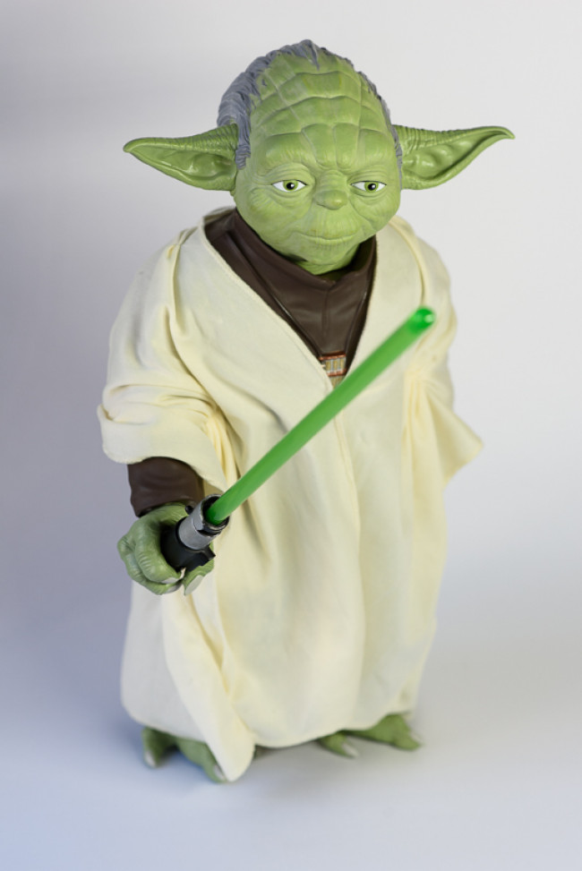 BONECO YODA PLÁSTICO VERDE 48X23CM SABRE VERDE (722)