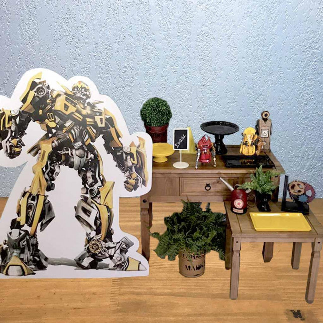 ..Transformers - Painel de Chão Amarelo 1.35m (A) x 1.05m (L) PVC