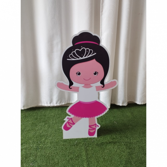 BAILARINA-PERSONAGEM DE CHÃO