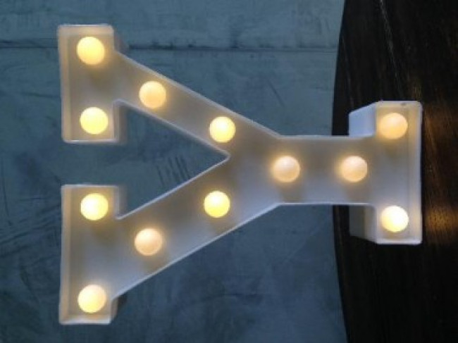LUMINOSO Y