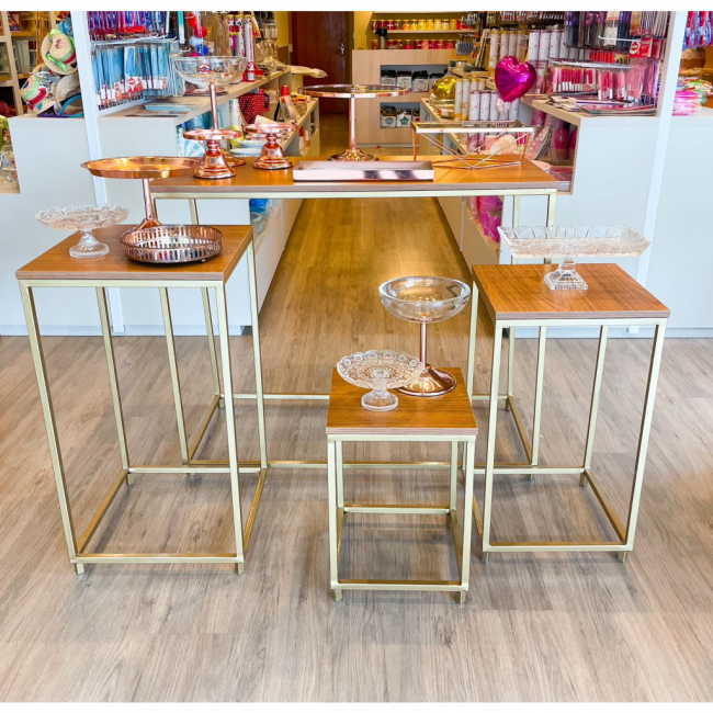 MESA CUBO DOURADA G