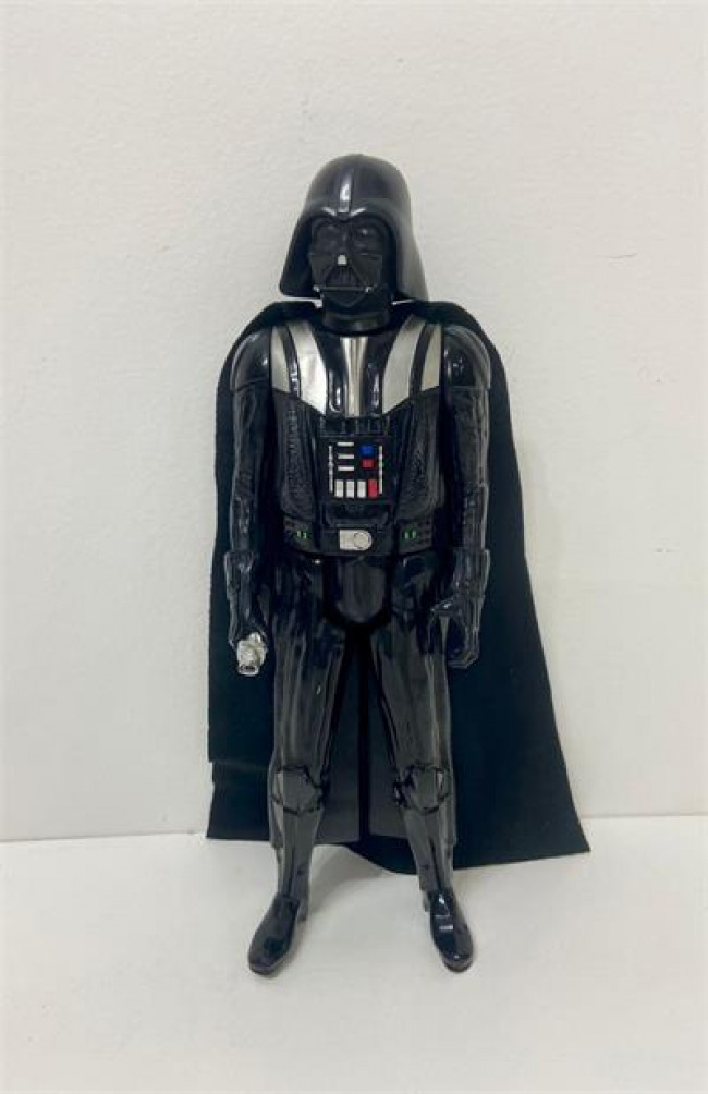 BO PLAST DARTH VADER COM TRAGE STAR WARS  A29