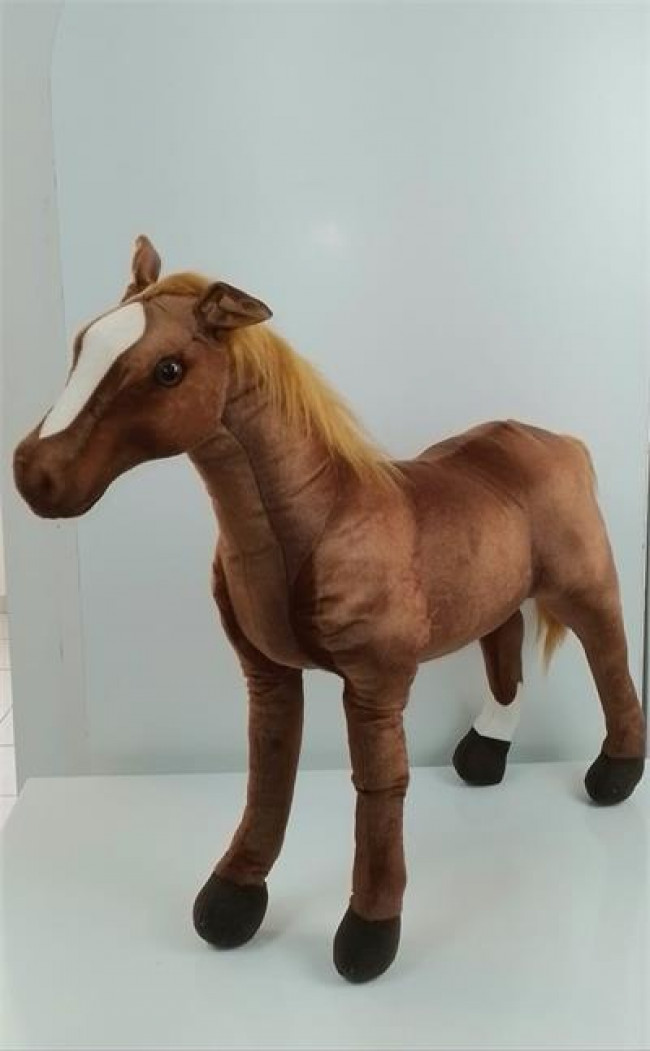 BP PELÚCIA CAVALO EM PE MARROM  A72C80L17 G
