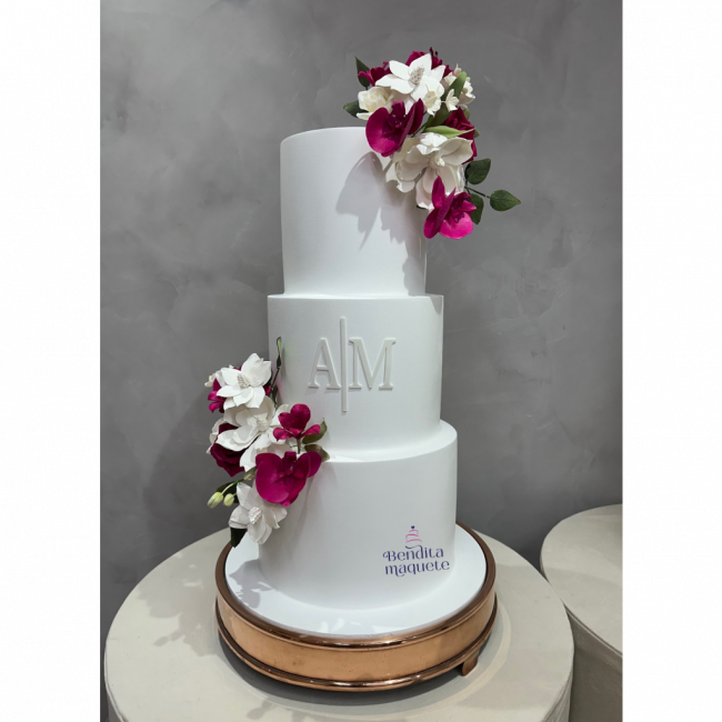 DELUX CAKE