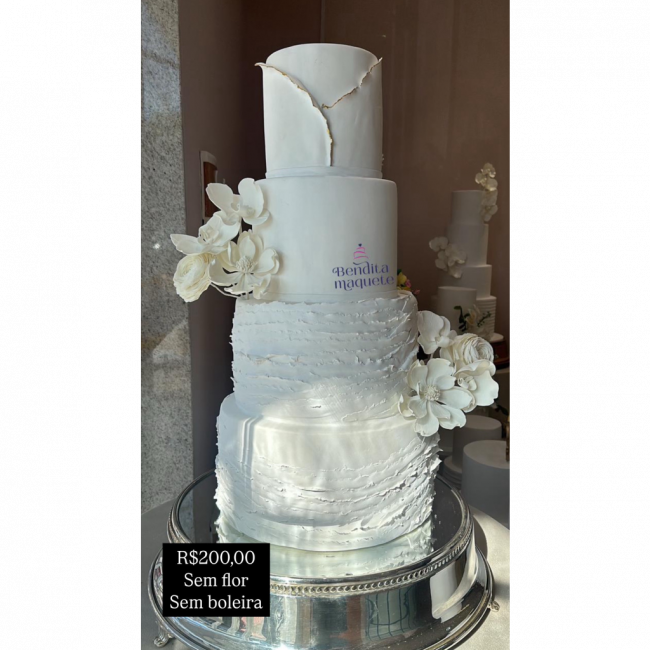 PRADA CAKE (30x60cm sem flor e sem boleira)
