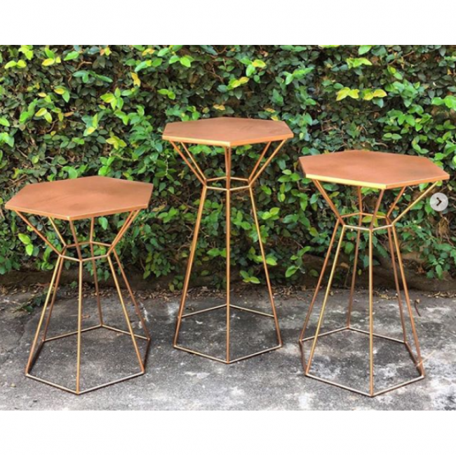 MESA SEXTAVADA M (DISPONÍVEL EM OUTRAS CORES)