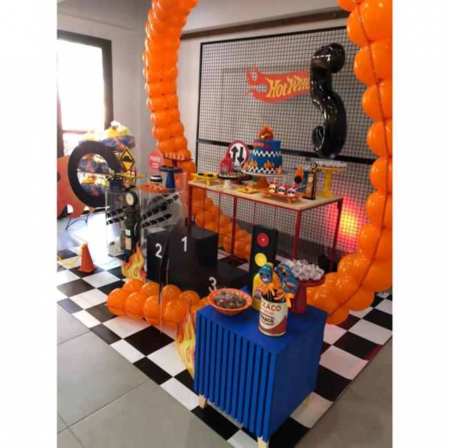 PLACA DECORATIVA PARA MESA HOT WHEELS