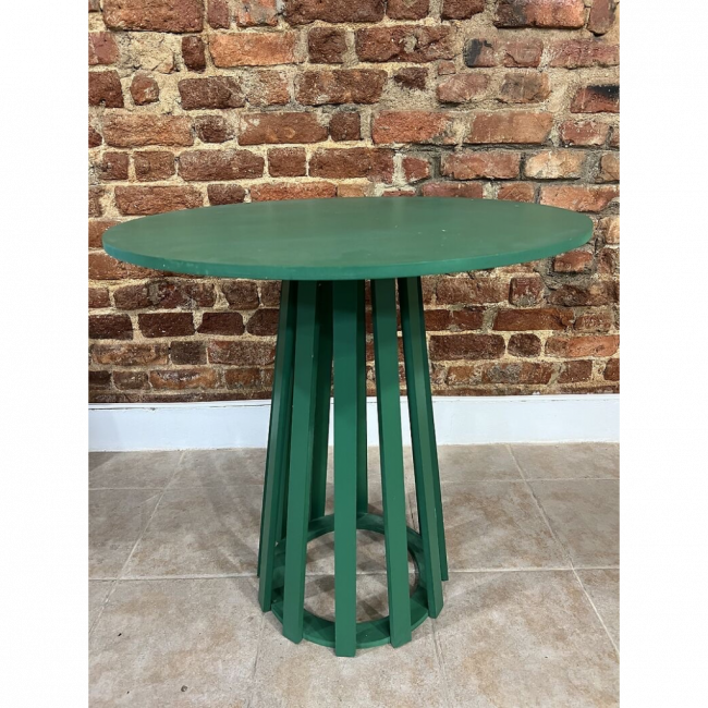 MESA REDONDA RIPADA (DISPONÍVEL EM OUTRAS CORES)