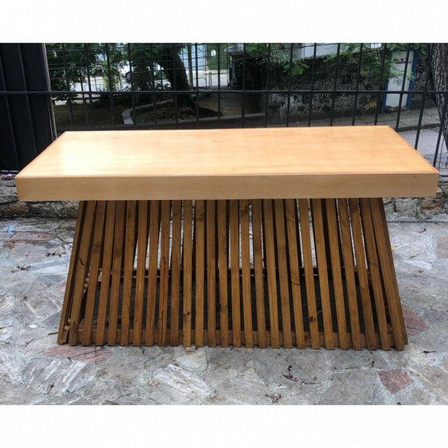 MESA HELENA