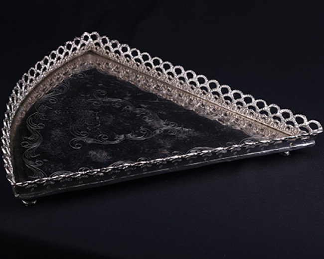 BANDEJA TRIANGULAR DE PRATA 50CM